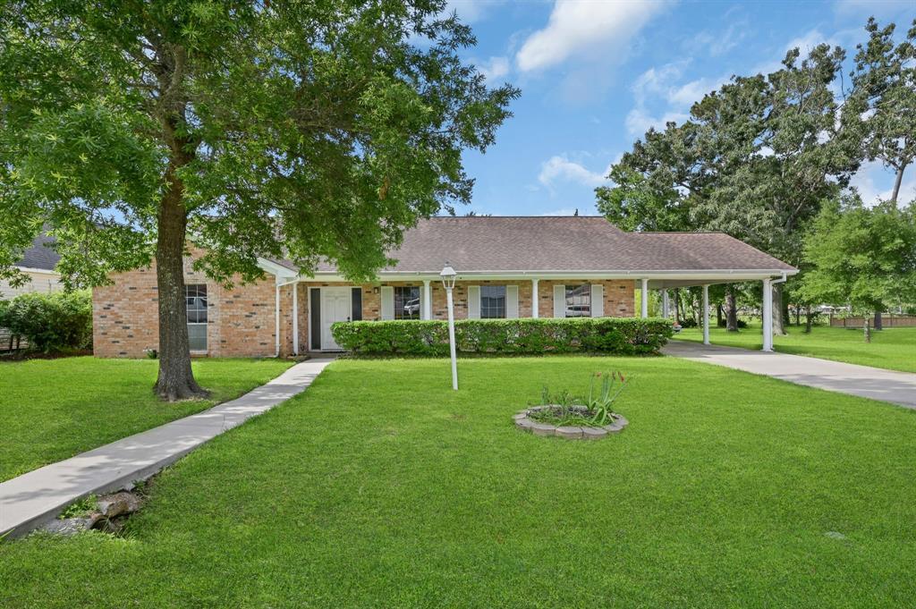 19 Bay Harbor in La Porte, TX - Building Photo