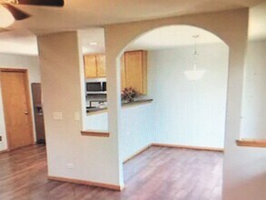 32457 Rushmore Ave in Lakemoor, IL - Building Photo - Building Photo