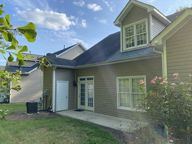 6002 River Estates Dr in Knightdale, NC - Building Photo - Building Photo