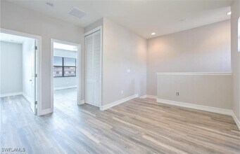 7948 Bristol Cir in Naples, FL - Building Photo - Building Photo