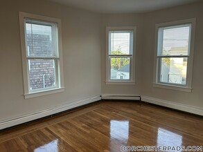 102 Buttonwood St in Boston, MA - Building Photo - Building Photo