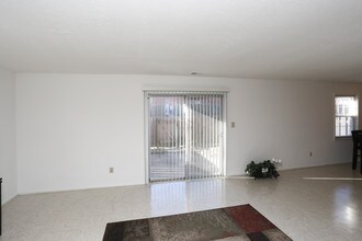 Carriage House East in Indianapolis, IN - Building Photo - Interior Photo