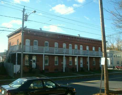 185-191 Laurel St in Bristol, CT - Building Photo - Building Photo