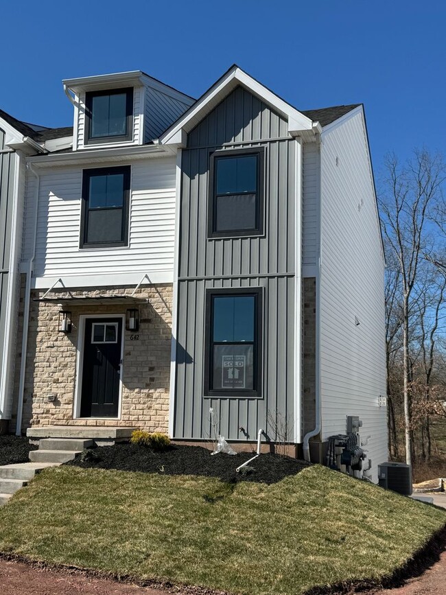 642 Oak Dr in Harleysville, PA - Building Photo - Building Photo