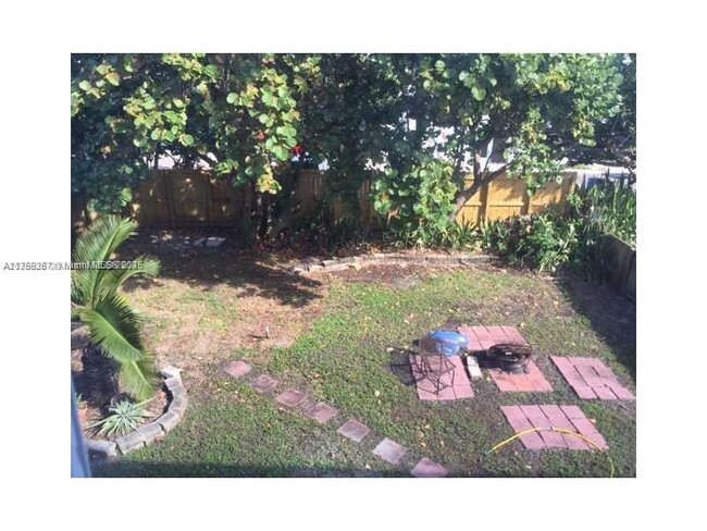 319 Tyler St in Hollywood, FL - Building Photo - Building Photo