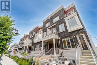 90-90 Eastwood Park Gardens in Toronto, ON - Building Photo - Building Photo