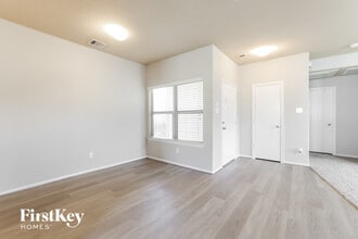 7909 Big Oak Dr in Texas City, TX - Building Photo - Building Photo