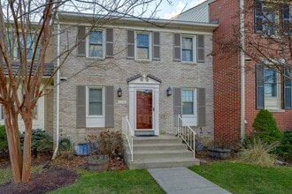 4048 Norbeck Square Dr in Rockville, MD - Building Photo - Building Photo