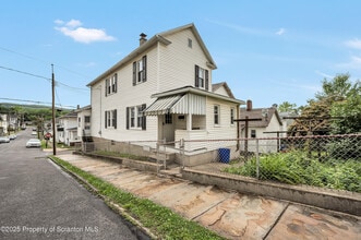 100 Short St in Edwardsville, PA - Building Photo - Building Photo
