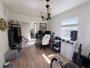 3327 Lakecrest Rd in Virginia Beach, VA - Building Photo - Building Photo