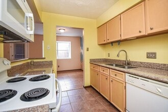 7822 Greenedge Dr in Houston, TX - Building Photo - Building Photo