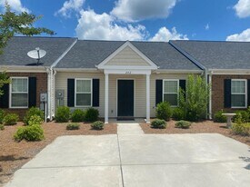 242 Sunview Dr in Statesboro, GA - Building Photo