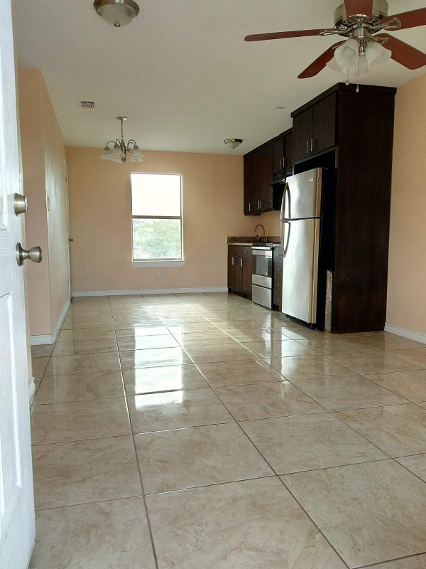 1302 Quitaca Dr in Edinburg, TX - Foto de edificio - Building Photo