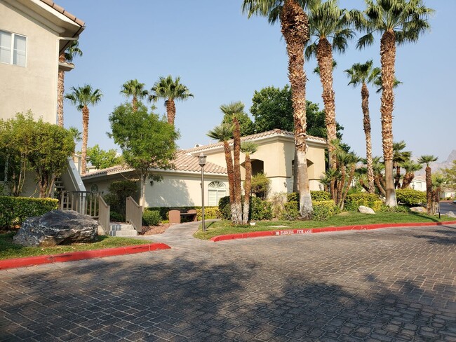 1531 Ruby Cliffs Ln in Las Vegas, NV - Building Photo - Building Photo