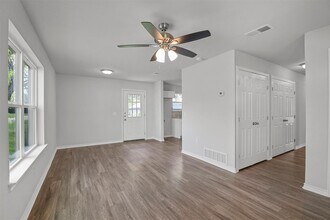 317 Jones St in Bonham, TX - Building Photo - Building Photo