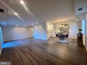 1637 Oakwood Dr in Narberth, PA - Building Photo - Building Photo