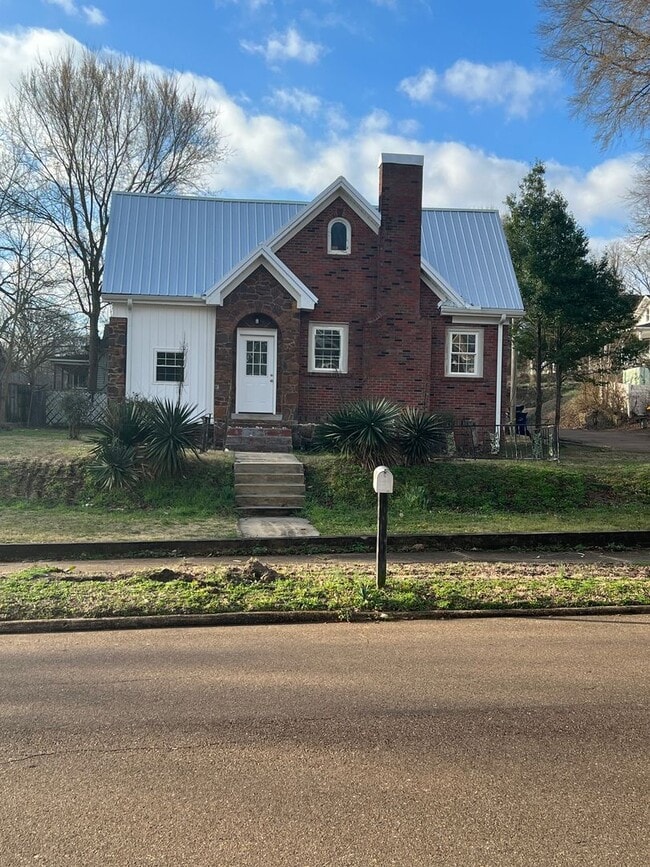 205 Panola St in Water Valley, MS - Building Photo - Building Photo