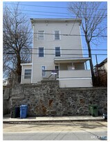 324 Congress Ave in Waterbury, CT - Building Photo
