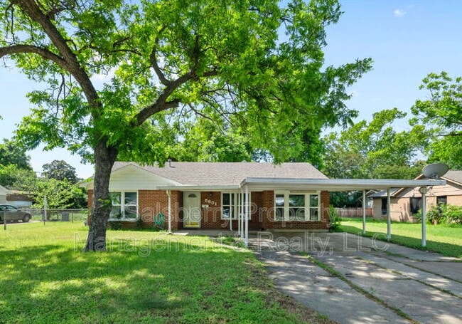 property at 5601 N Schilder Dr