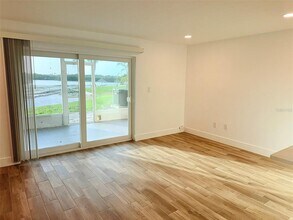 3715 42nd Way S in St. Petersburg, FL - Building Photo - Building Photo