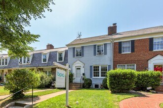 1710 37th St NW in Washington, DC - Building Photo - Building Photo