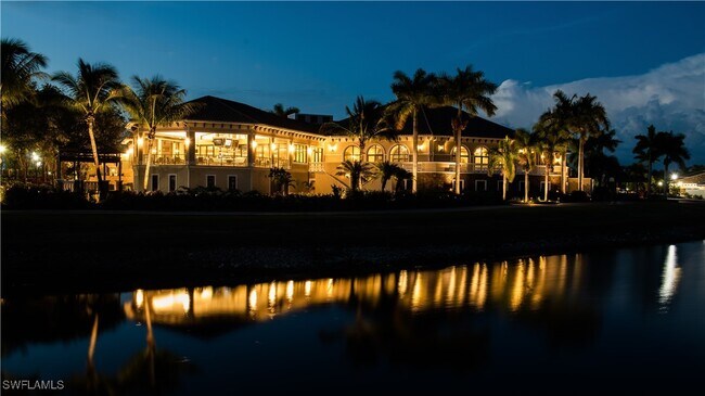 10572 Smoke House Bay Dr in Naples, FL - Foto de edificio - Building Photo