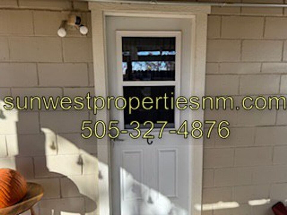 318 N Monterey Ave in Farmington, NM - Building Photo