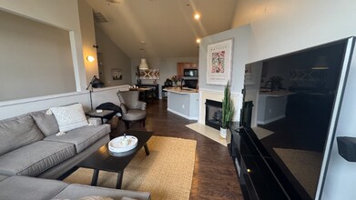 631 Worthington Dr in Lansing, MI - Building Photo - Building Photo