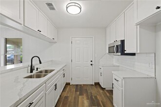 1815 W Adelita St in Weslaco, TX - Building Photo - Building Photo