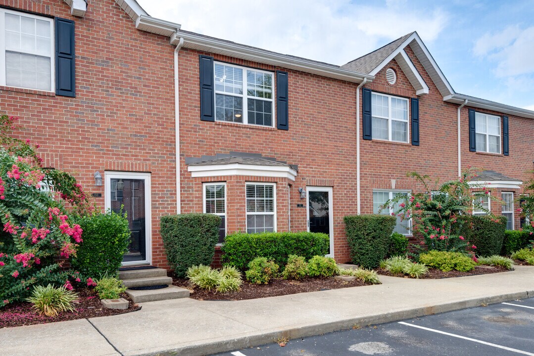 1101 Downs Blvd, Unit 151 in Franklin, TN - Foto de edificio