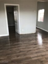 1713 Fairfield Ave, Unit 2 in Las Vegas, NV - Building Photo