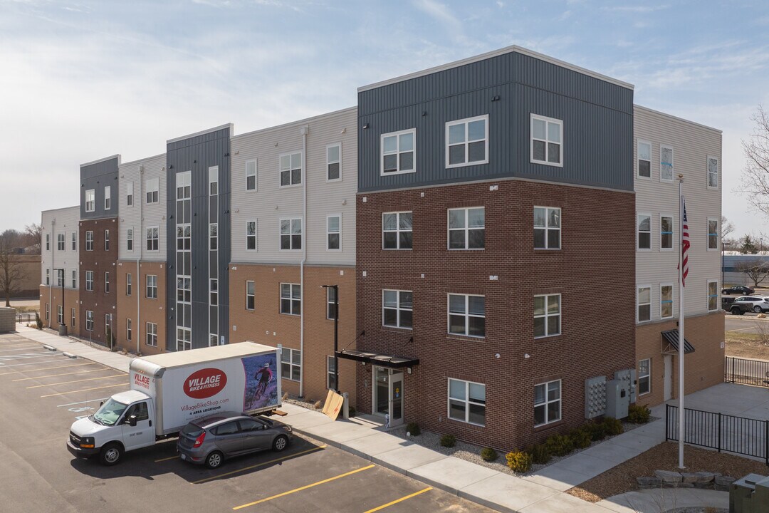 Brenton Grove II in Grand Rapids, MI - Building Photo