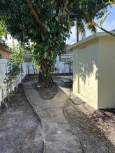 1206 N 17th Ave in Hollywood, FL - Building Photo - Building Photo