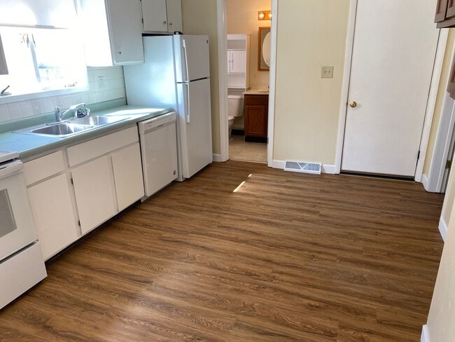 1702 Roosevelt St in Wausau, WI - Building Photo - Building Photo