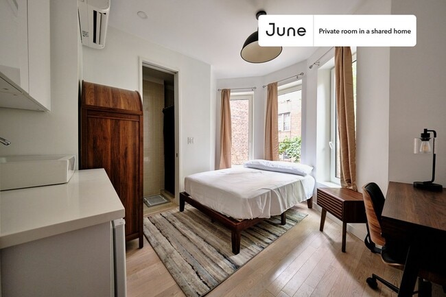 Room in Shared 4 bed/4 bath home in Brooklyn, NY - Building Photo - Building Photo