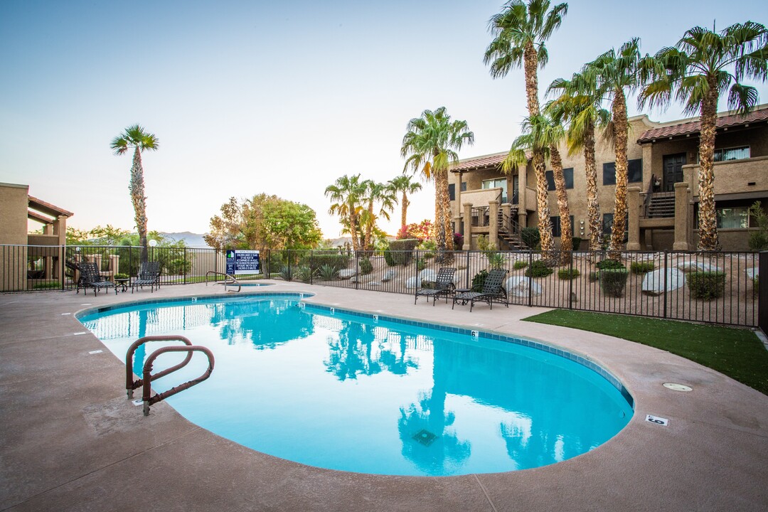 The Vistas Apartment Homes in Laughlin, NV - Foto de edificio