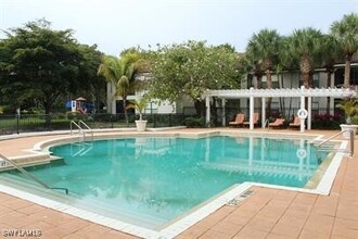 2214 Arbour Walk Cir in Naples, FL - Foto de edificio - Building Photo