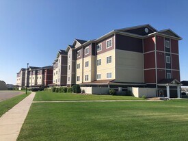 Sleepy Ridge Apartments and Townhomes in Williston, ND - Building Photo