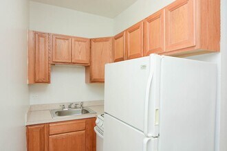 516 W Melrose St, Unit 804 in Chicago, IL - Building Photo - Building Photo