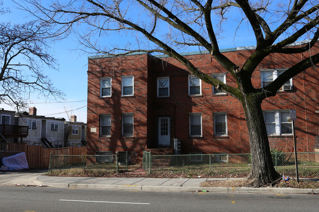 1010 17th St NE in Washington, DC - Building Photo - Building Photo