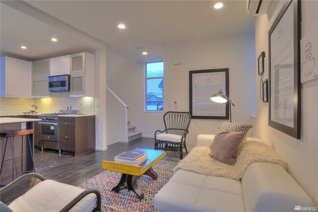 2429 NW 60th St in Seattle, WA - Building Photo - Building Photo