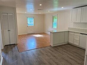 620 Metairie Lawn Dr in Metairie, LA - Building Photo - Building Photo