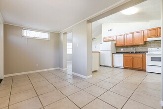 2360 Novus St in Sarasota, FL - Building Photo - Building Photo