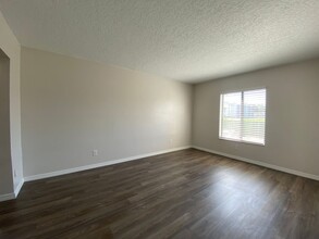 8209-71 Sun Spring Cir in Orlando, FL - Building Photo - Building Photo