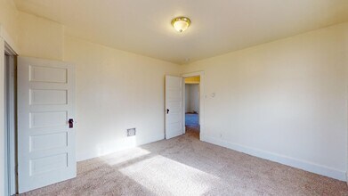 521 Northwestern Ave in Ames, IA - Building Photo - Building Photo