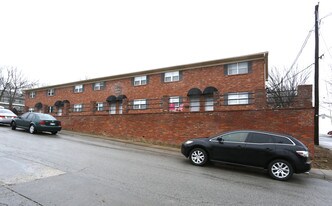 740 W Eagle St in Fayetteville, AR - Building Photo