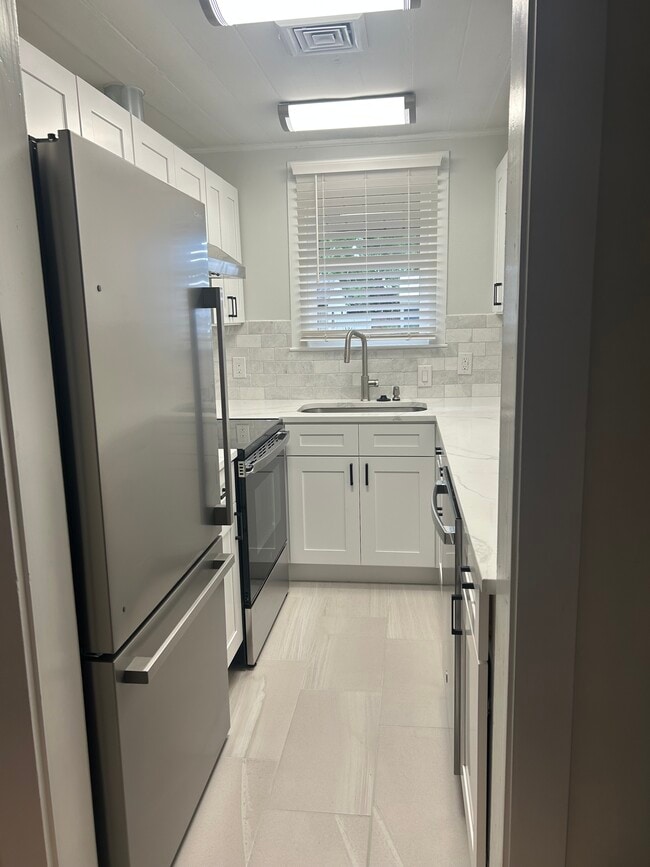 3111 Elmer St in Sarasota, FL - Foto de edificio - Building Photo