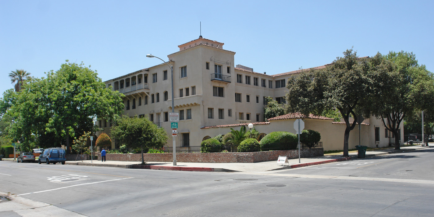 Villa Raymond-Old in Pasadena, CA - Foto de edificio