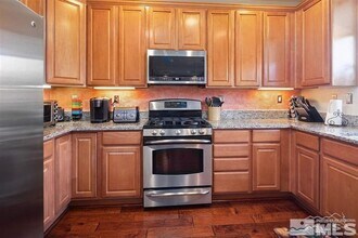 2497 Westfall Rd in Sparks, NV - Foto de edificio - Building Photo