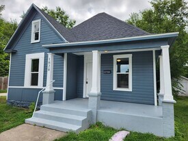 1020 W Hovey St in Springfield, MO - Building Photo